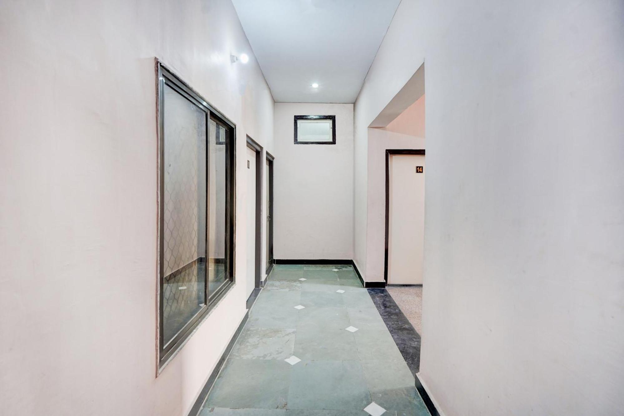 Hotel O Ramdut Palace Guest House Faizābād Eksteriør bilde
