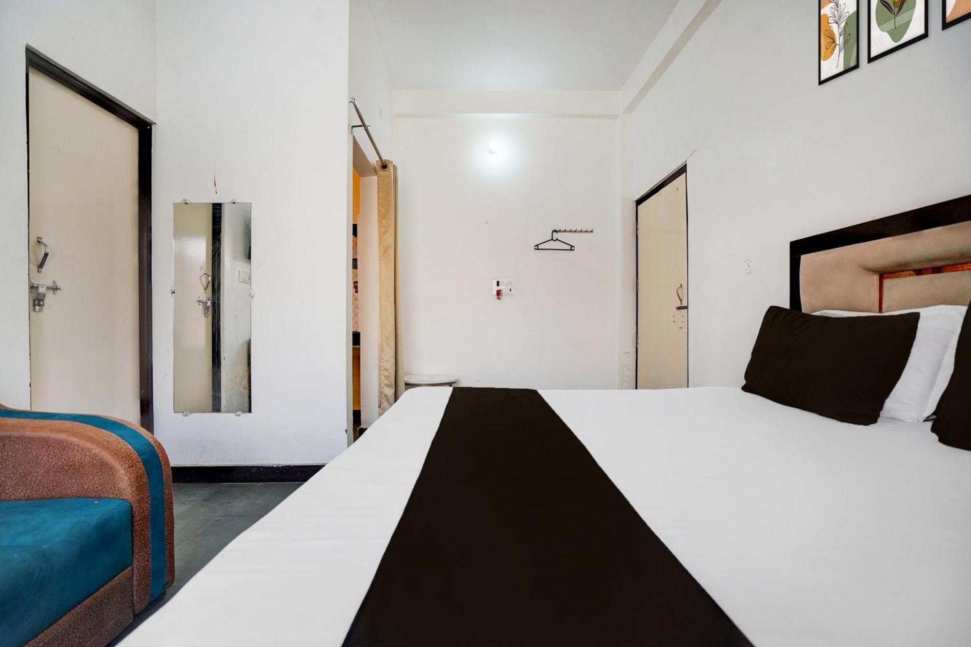 Hotel O Ramdut Palace Guest House Faizābād Eksteriør bilde