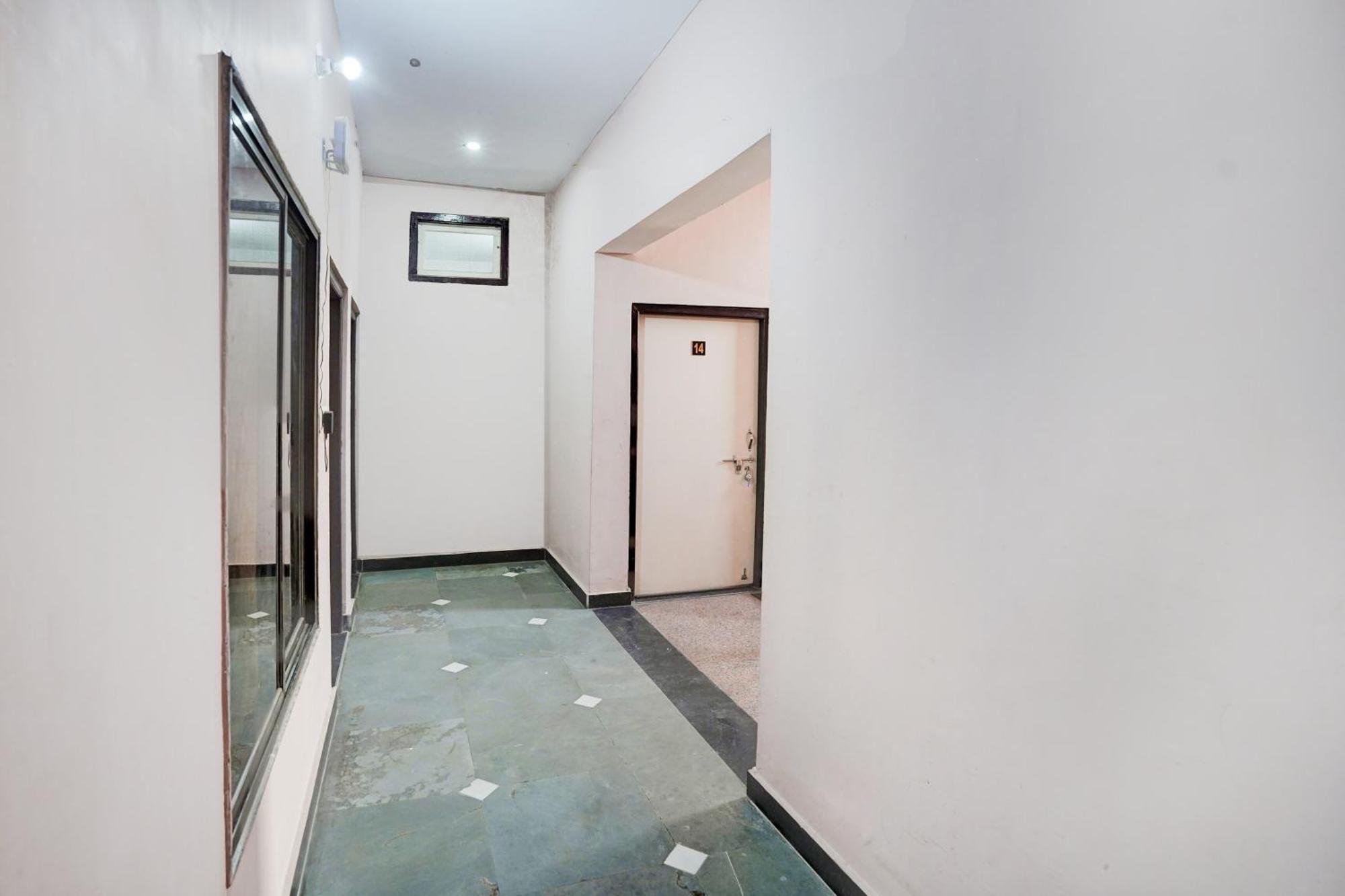 Hotel O Ramdut Palace Guest House Faizābād Eksteriør bilde